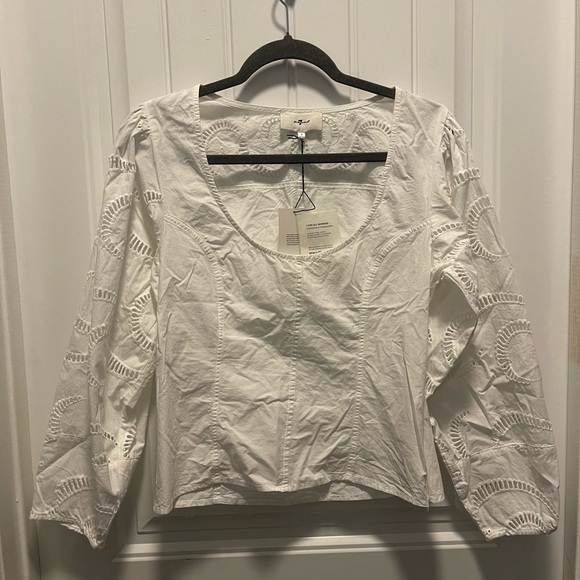 7 for all Mankind
Women’s size Small
NWT
White Eyelet Long Sleeve Top - Picture 1 of 3